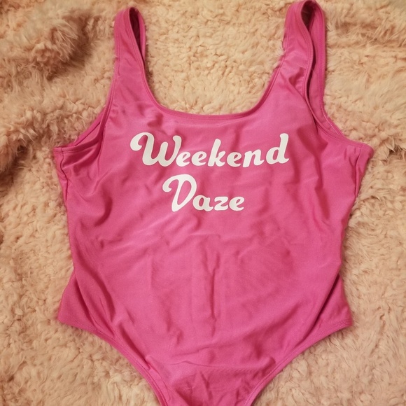 Other - 💗💗💗NWOT hot pink weekend daze swimsuit